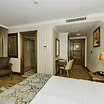 Otel The 4*