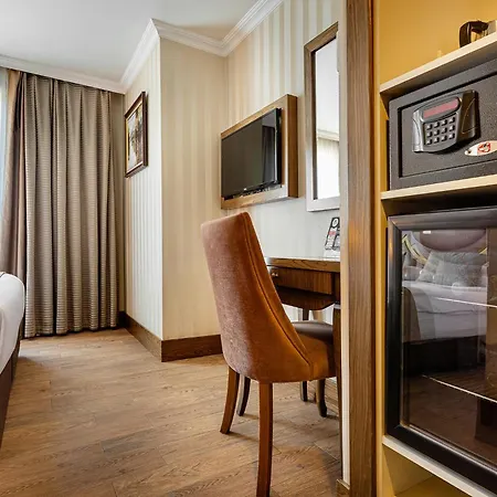 The Hotel 3*