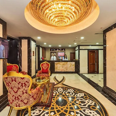 Hotel The 4*