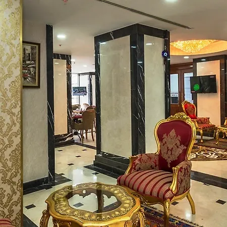 Hotel The 4*
